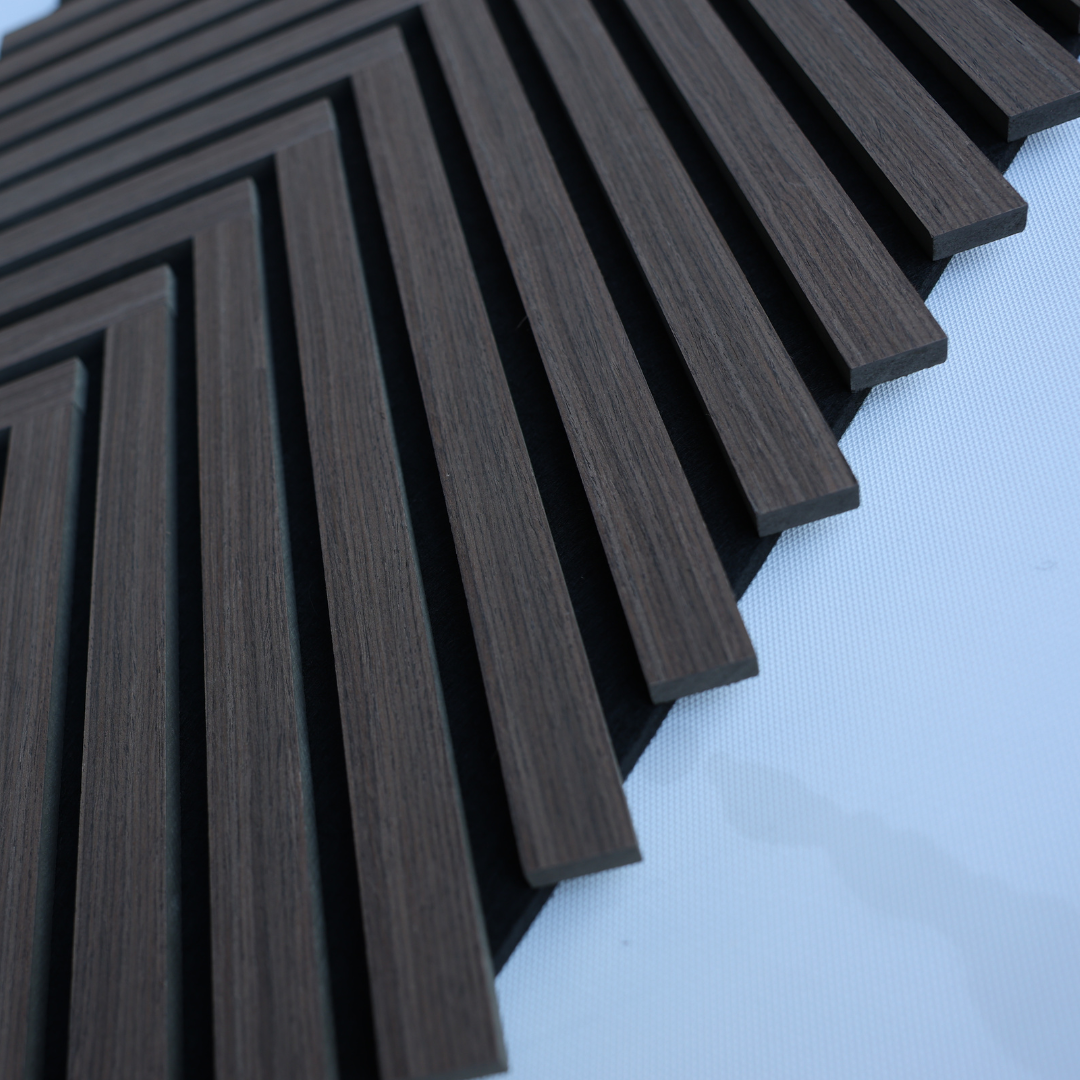 Visgraat Walnoot – 270×60 cm (21 mm Dikte) | Akoestische Wandpanelen van Totaal Decor