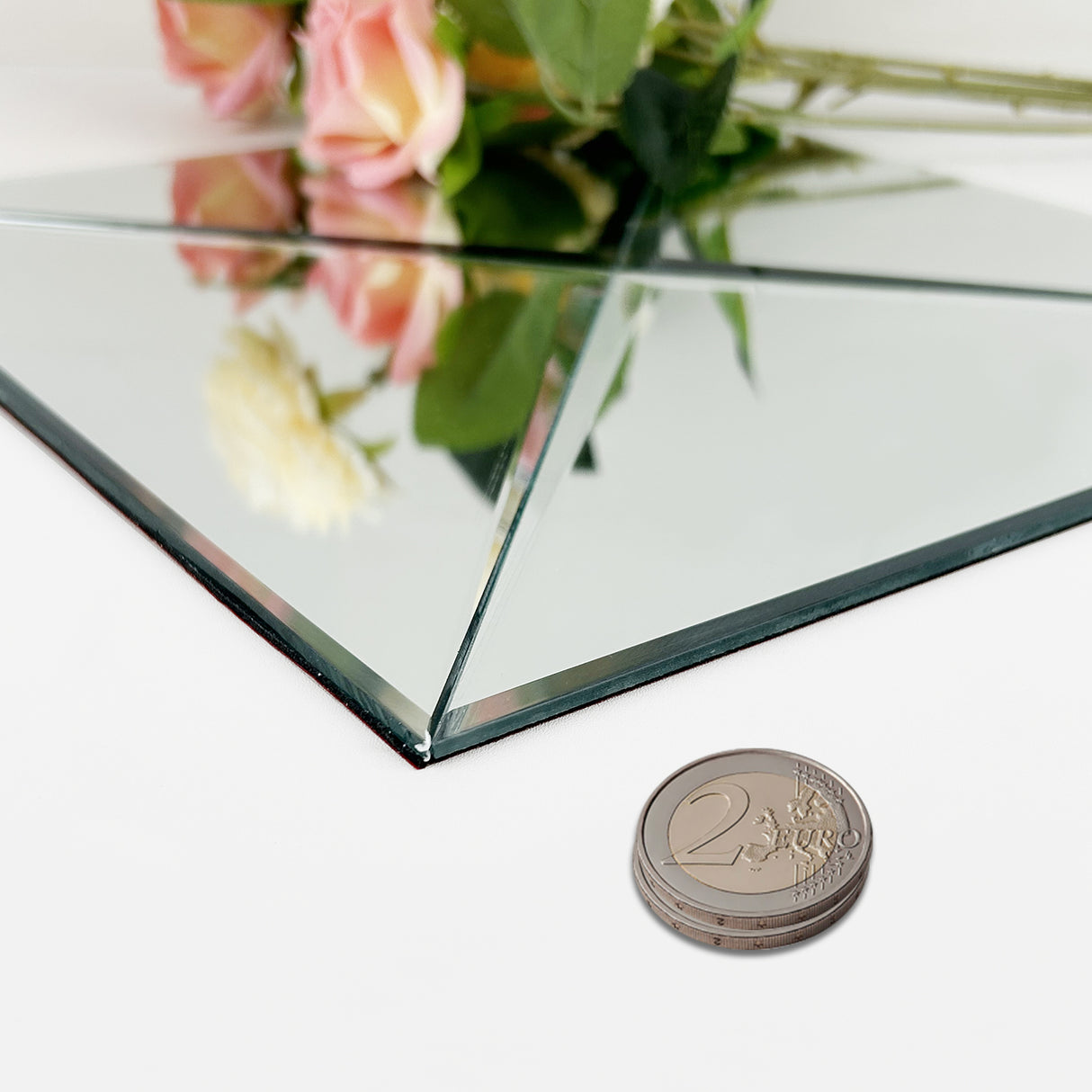 3D Pyramid Mirror | Zelfklevende Steenstrips van Totaal Decor