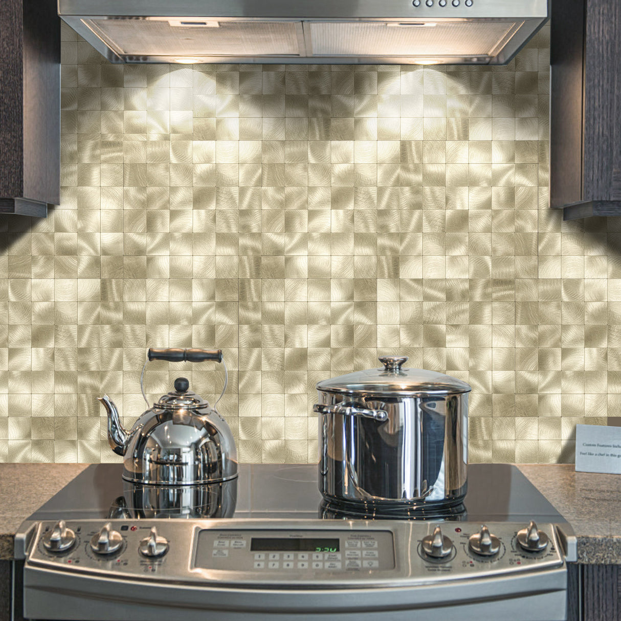 Brushed Gold Cubes | Zelfklevende Steenstrips van Totaal Decor